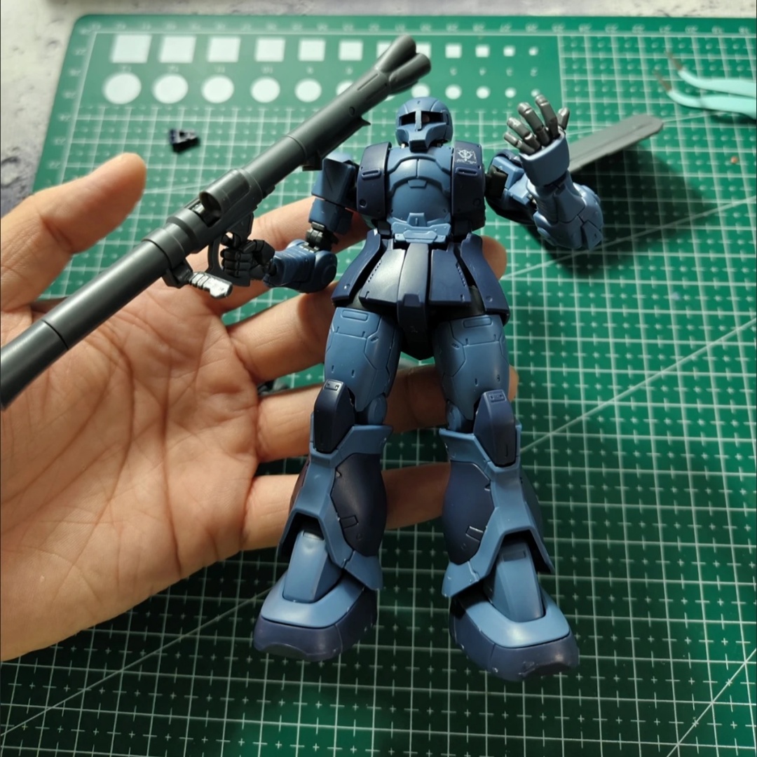 Model Kit Gundam Wing - GTO MS-05 HG 1/144 Zaku Black