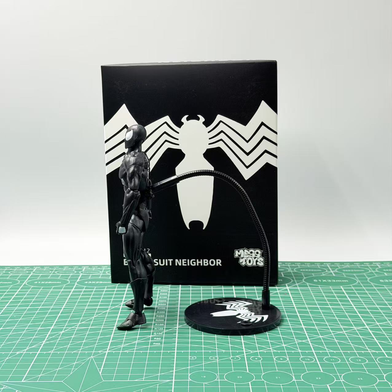 Bandai Symbiote Spider-Man Bla - огляд і ціна Model Kit Deadpool
