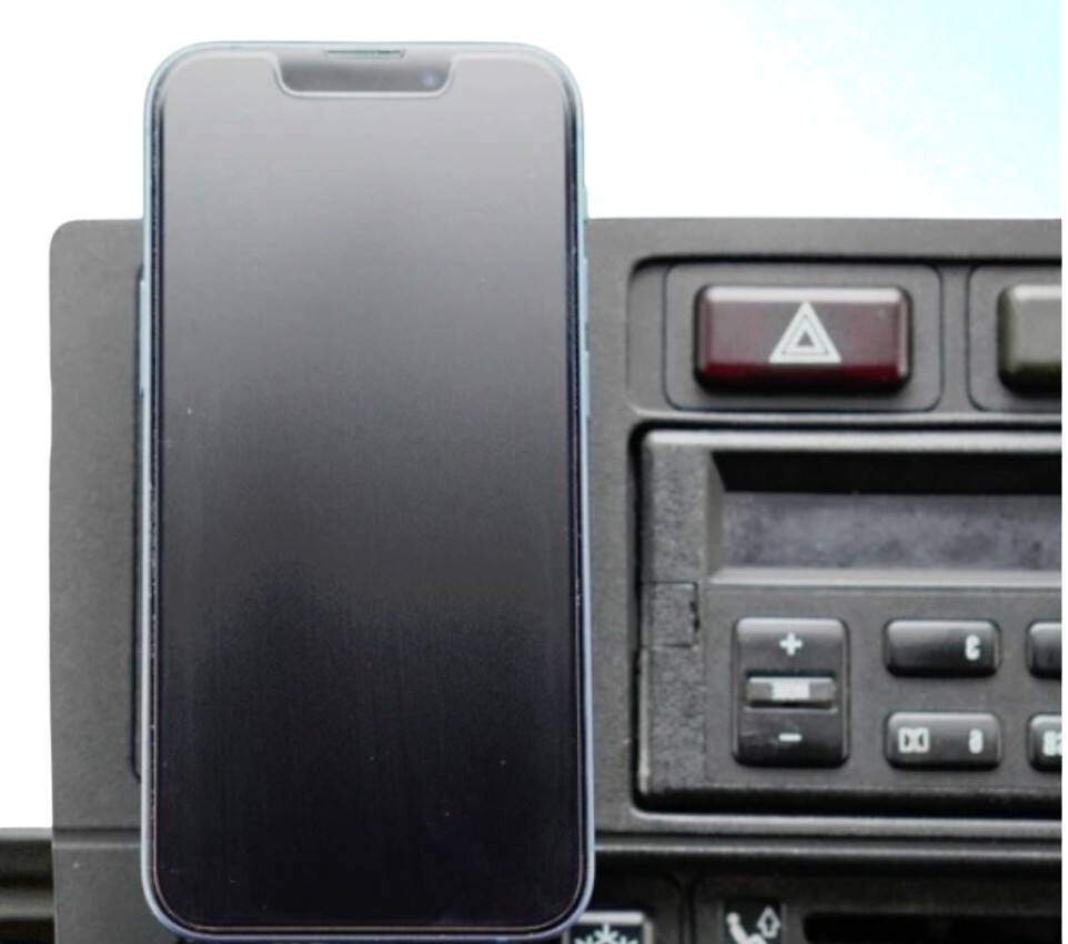 1 Set Phone Mount for Mag Safe - огляд і ціна Model Kit Bmw